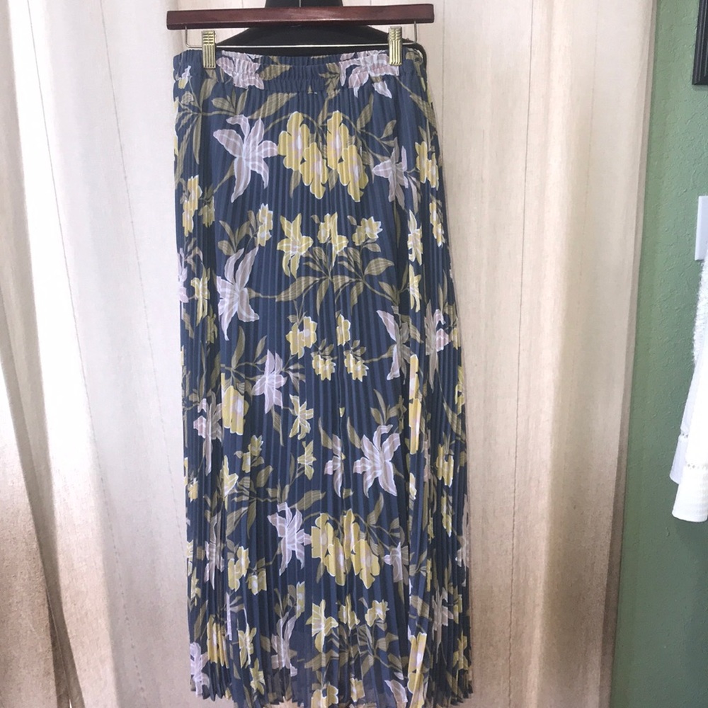 Loft Outlet long skirt size Large